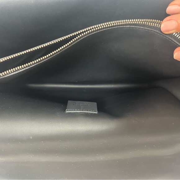 Gucci's Dionysus Medium Suede Shoulder Bag Black - Picture 9 of 10